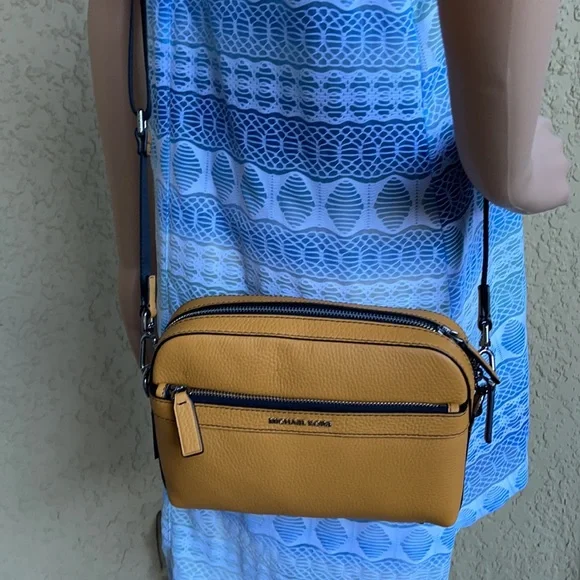 Michael Kors Cooper Utility Crossbody - Picture 11 of 16